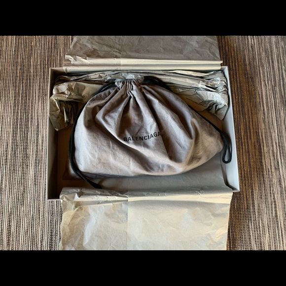 balenciaga phone bag